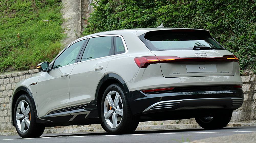 提高貼地性 Audi e-tron 50 quattro