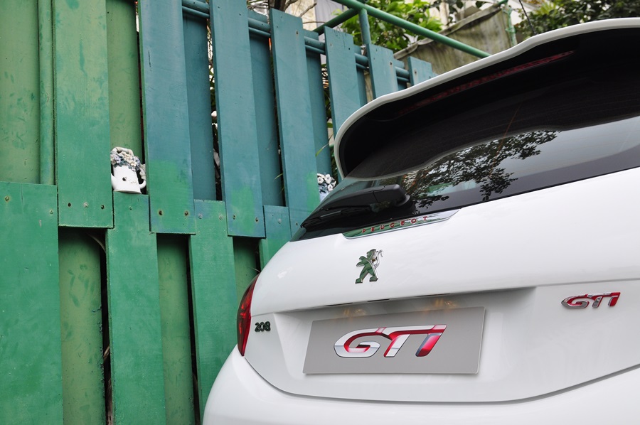 新彎王 - Peugeot 208 GTi