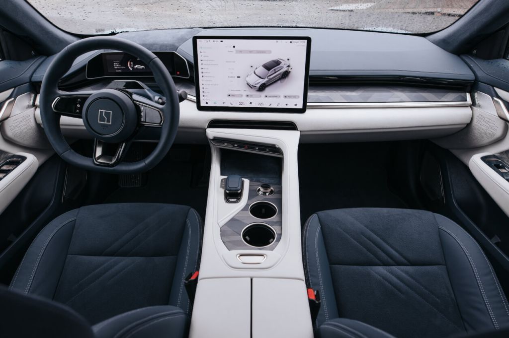 新車首試：Zeekr 001 及 X