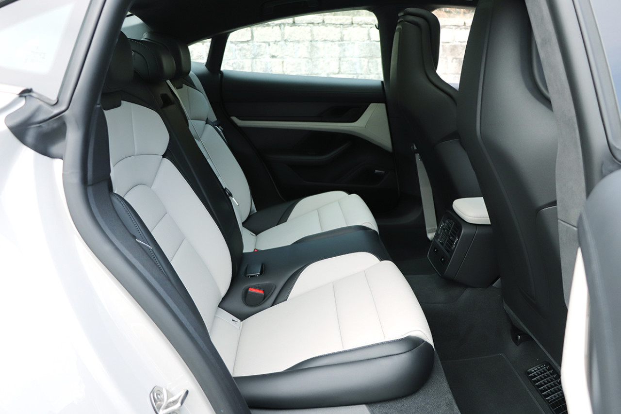 最有跑車功架 Porsche Taycan Turbo S