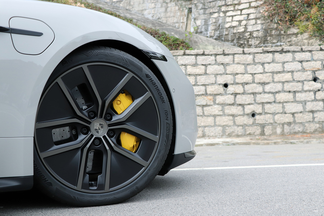 最有跑車功架 Porsche Taycan Turbo S