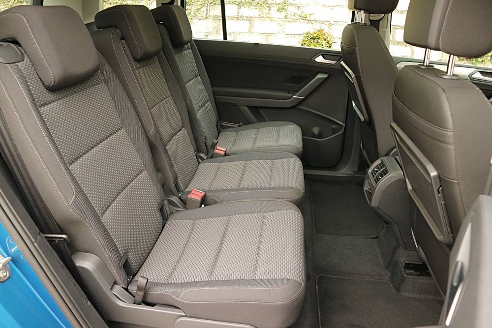 有返個天窗 Volkswagen Touran 280 TSI Team