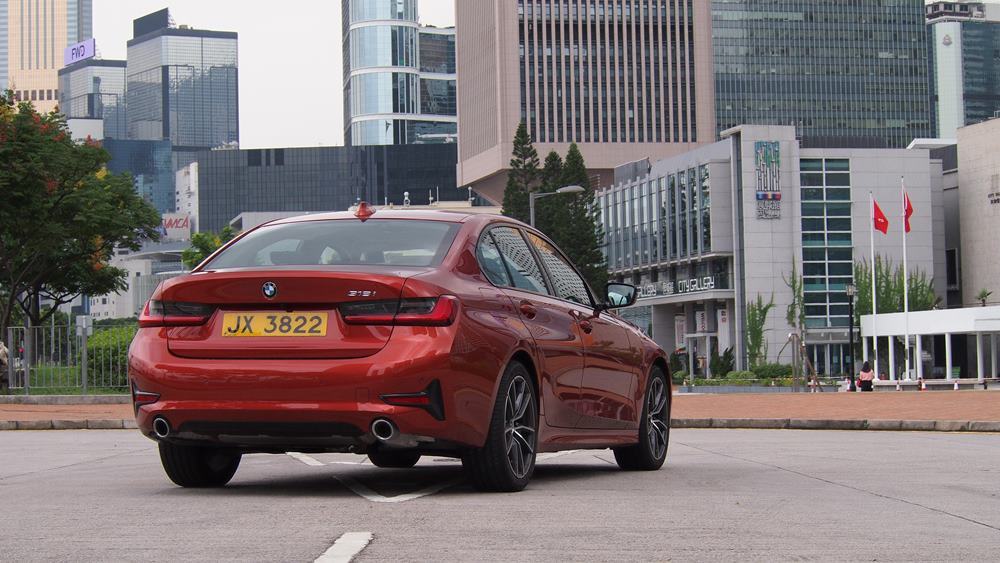 樂在其中 BMW 318iA sport