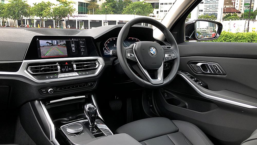 樂在其中 BMW 318iA sport