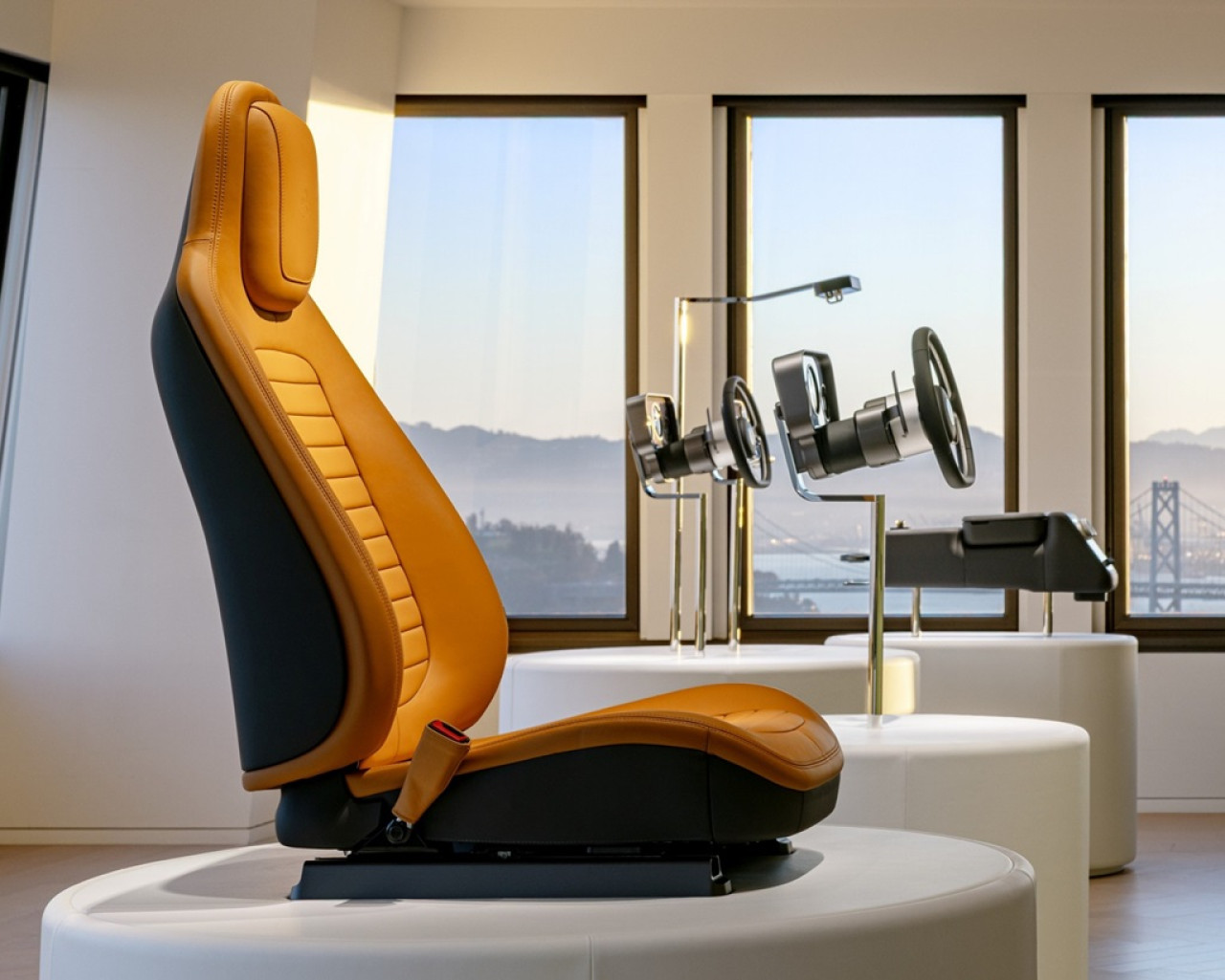 法拉利揭曉首款電動車Luce的內飾與操作介面