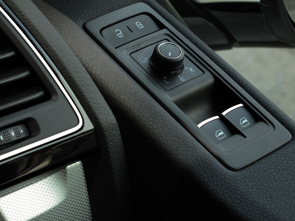 流動會議室 Volkswagen Multivan Kombi Premium