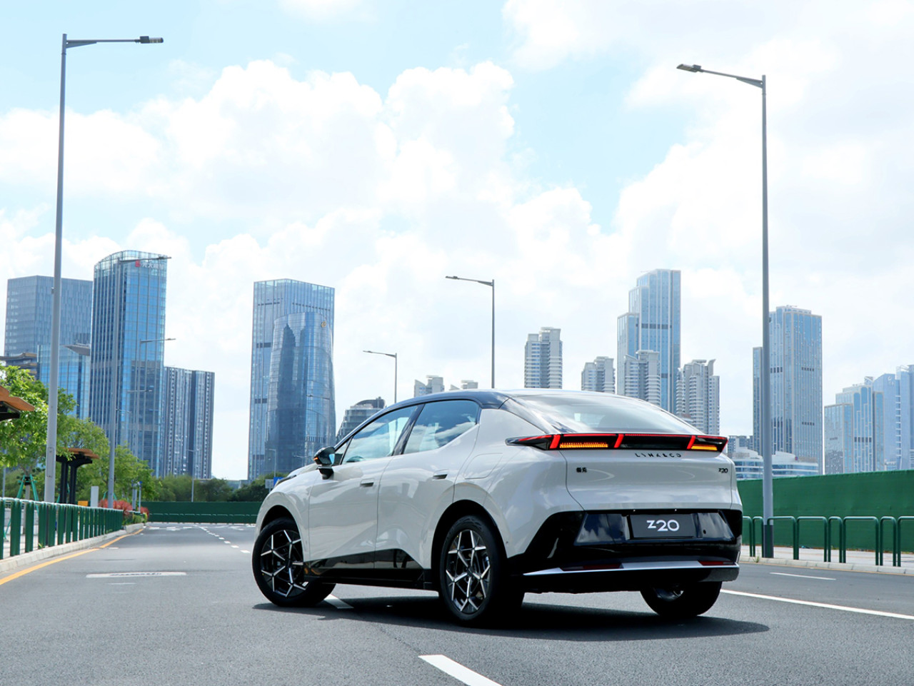 濠江電動新貴  Lynk & Co Z20