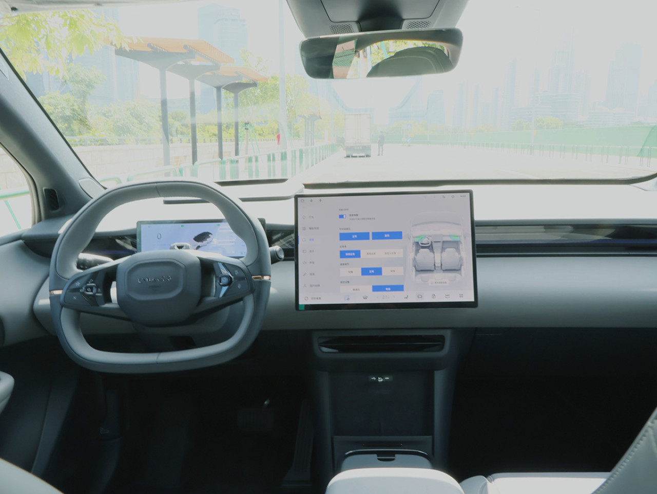 濠江電動新貴  Lynk & Co Z20