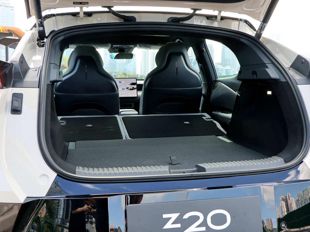 濠江電動新貴  Lynk & Co Z20