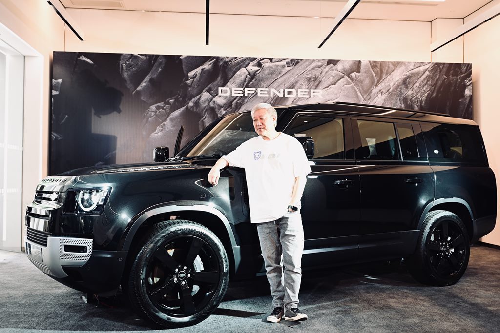 率先展出的是 3.0 Turbo 直六 Ingenium Mild Hybrid 引擎。