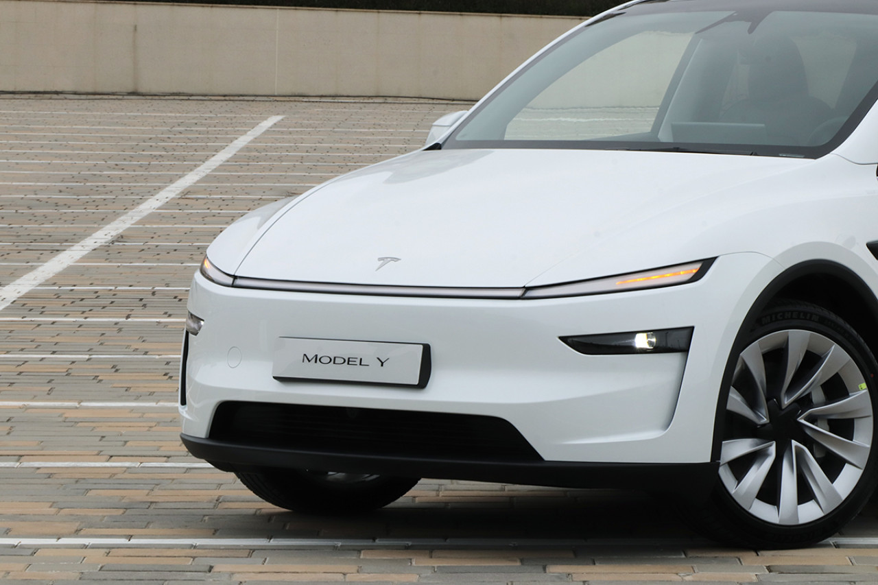 率先體驗左軚新版 Tesla Model Y