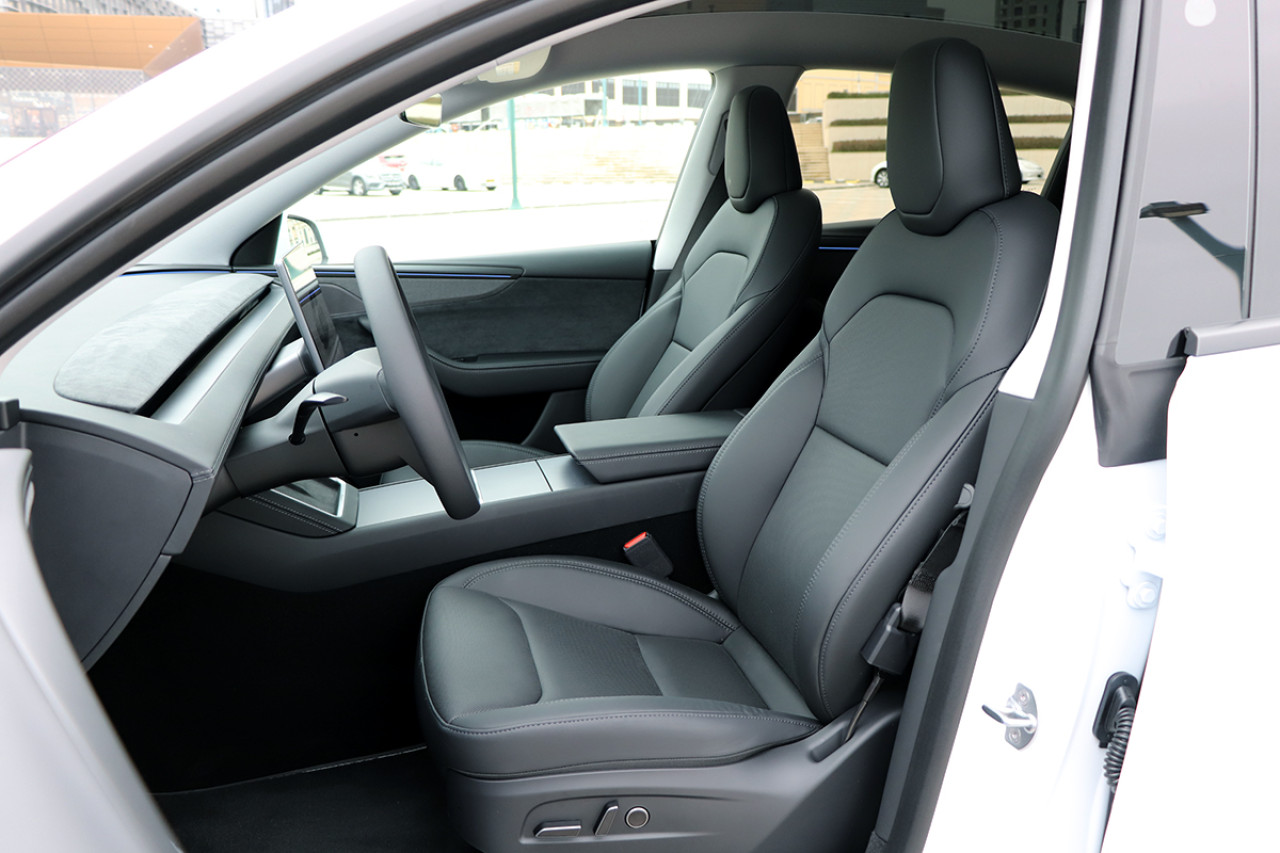 率先體驗左軚新版 Tesla Model Y