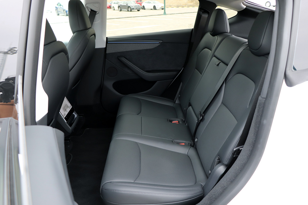 率先體驗左軚新版 Tesla Model Y