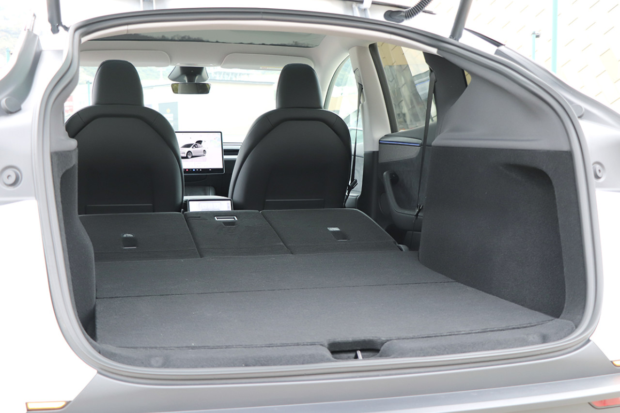 率先體驗左軚新版 Tesla Model Y