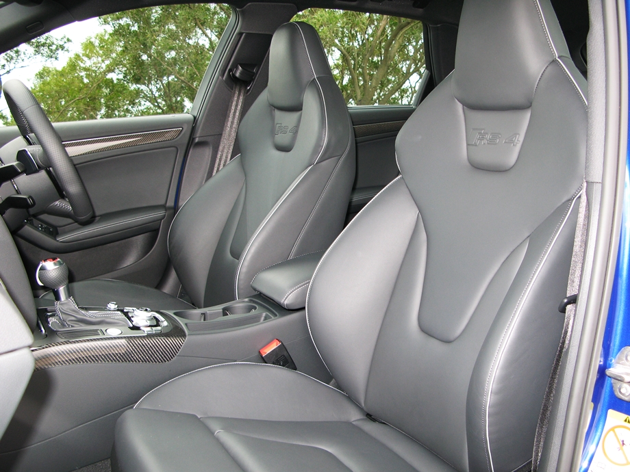 疾如風。掠如火 2013 Audi RS4 Avant