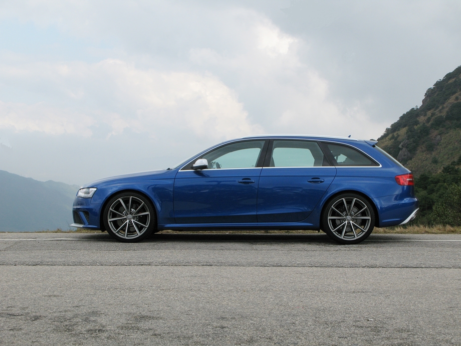 疾如風。掠如火 2013 Audi RS4 Avant