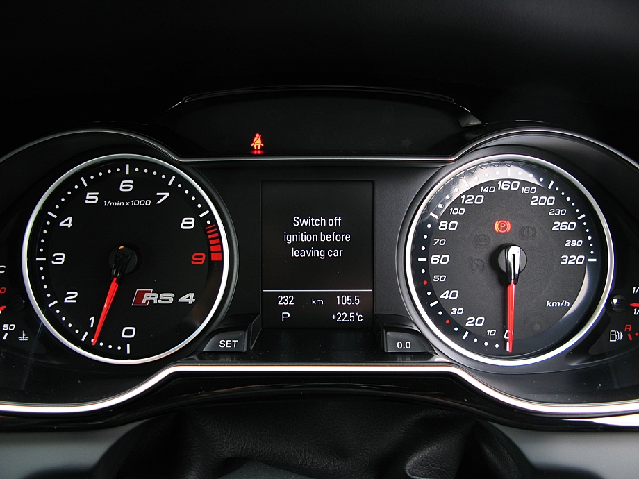 疾如風。掠如火 2013 Audi RS4 Avant