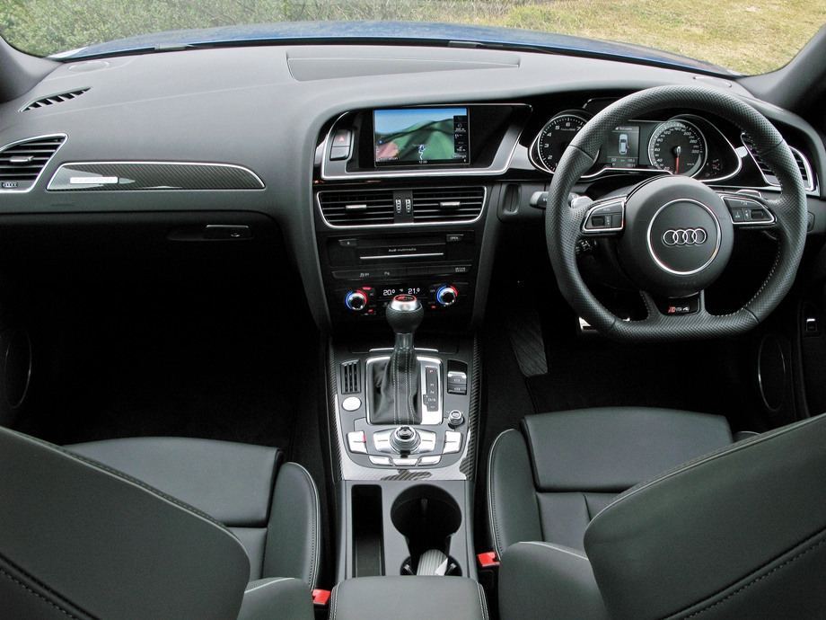 疾如風。掠如火 2013 Audi RS4 Avant