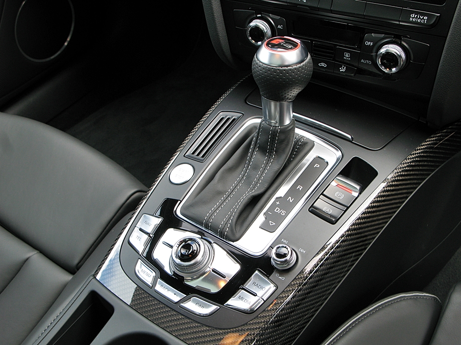 疾如風。掠如火 2013 Audi RS4 Avant