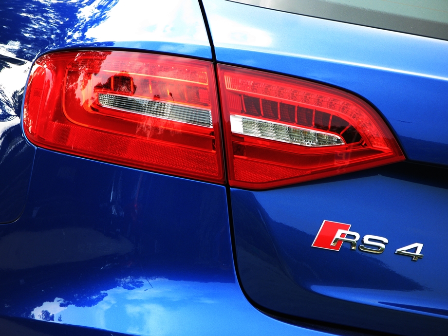 疾如風。掠如火 2013 Audi RS4 Avant