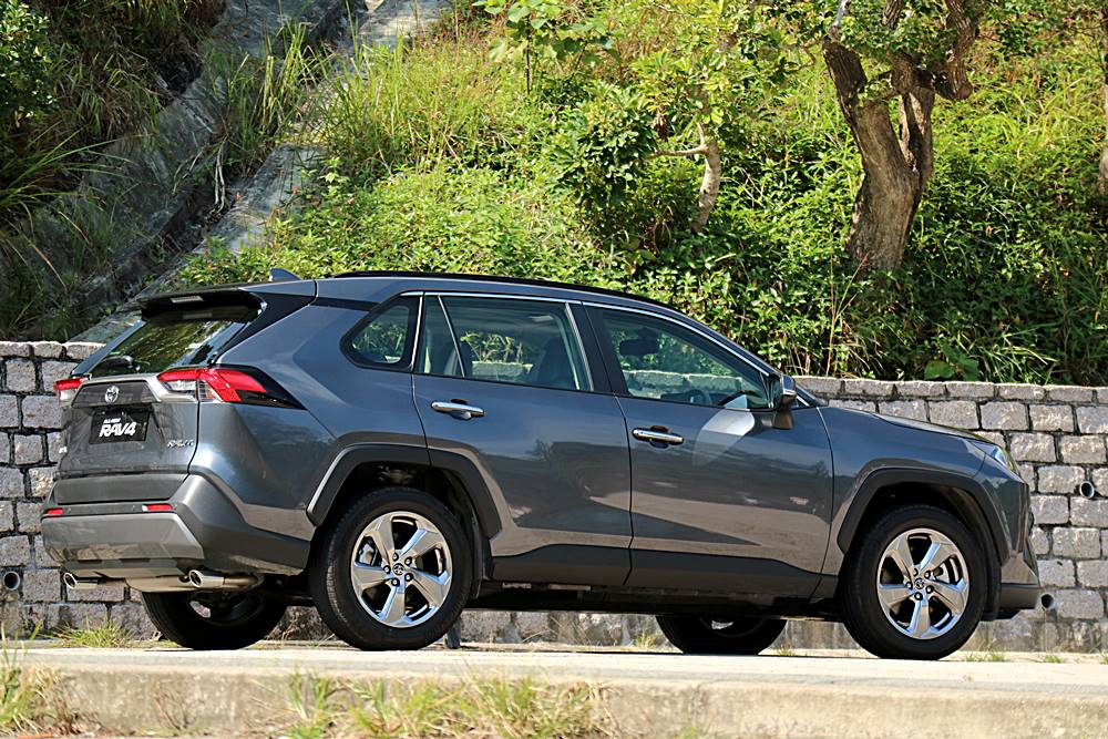 穩穩陣陣 Toyota RAV4 Luxury