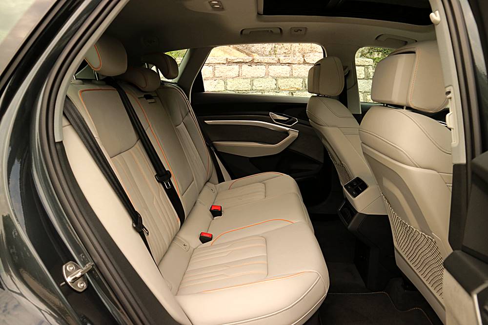 第一擊 Audi e-tron 55 quattro