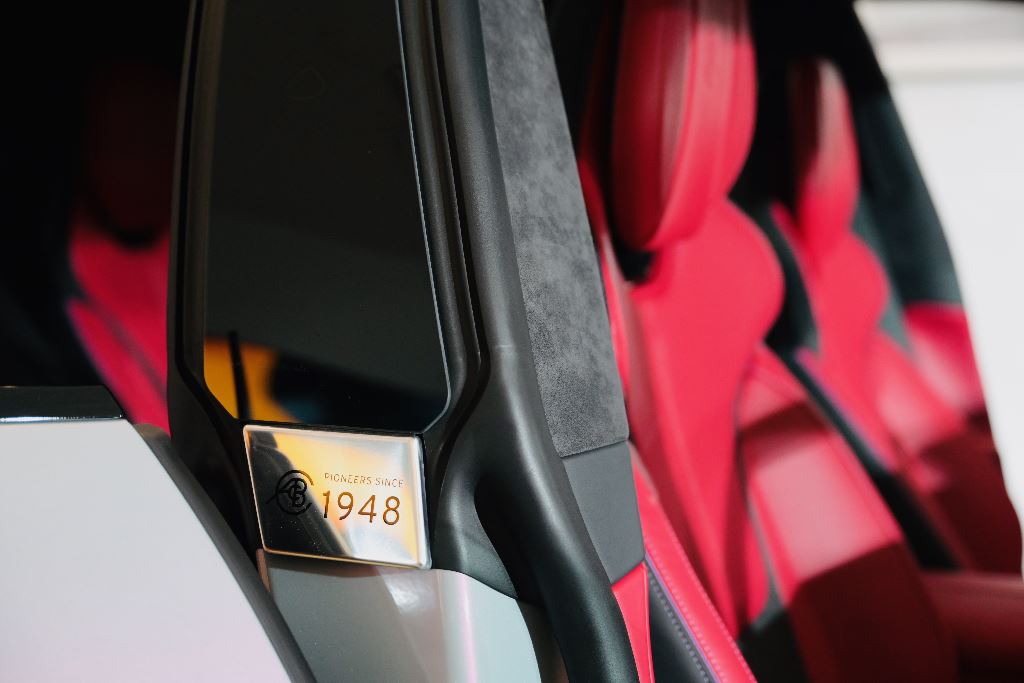 純電加跑車化Lotus Eletre