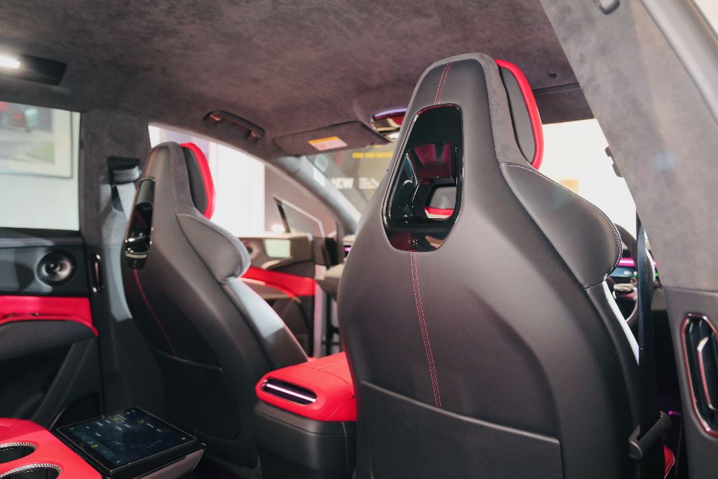 純電加跑車化Lotus Eletre