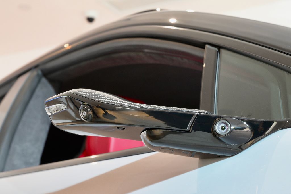 純電加跑車化Lotus Eletre