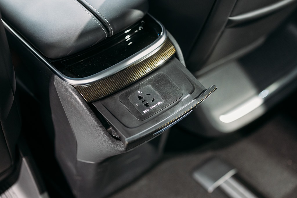 純電動7座豪華MPV—Maxus MIFA 9