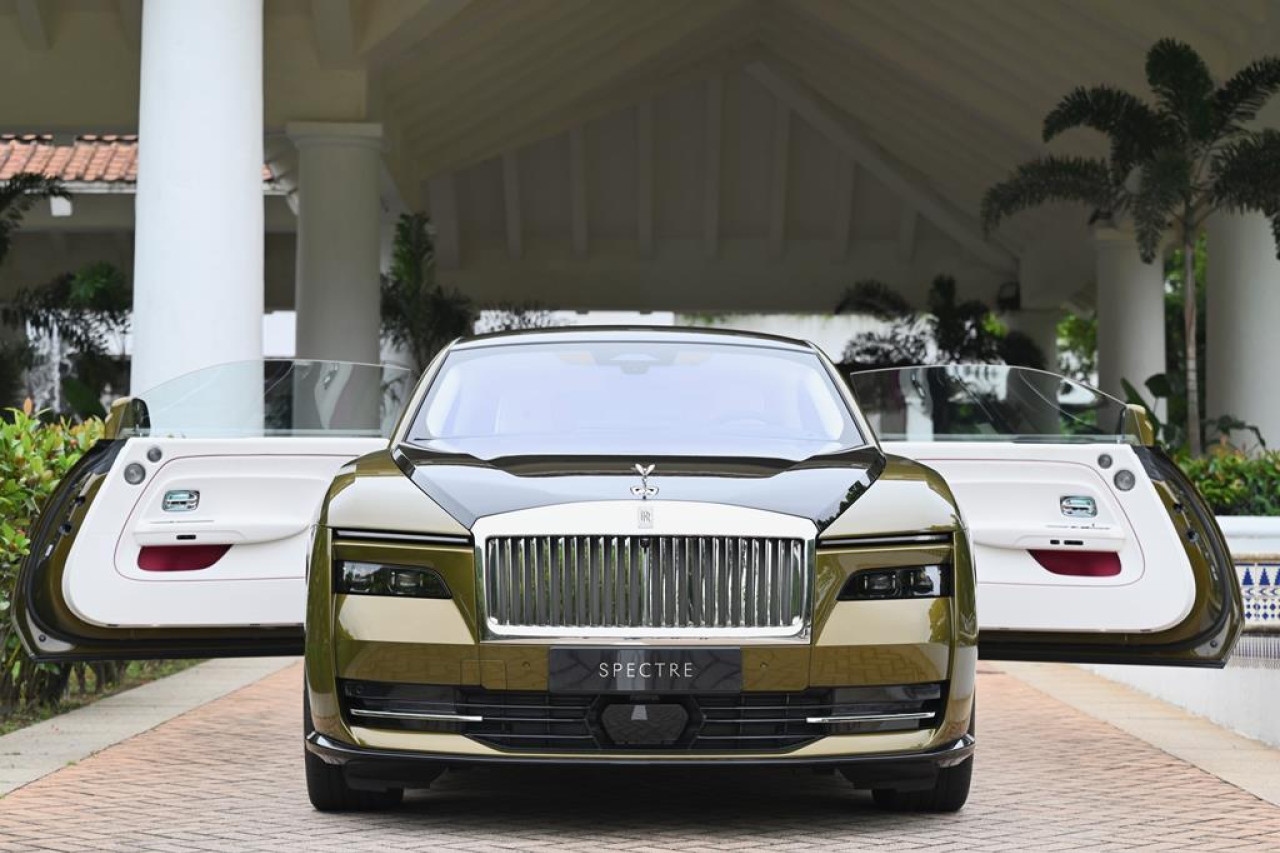 純電勞斯萊斯轎跑車 Rolls-Royce Spectre