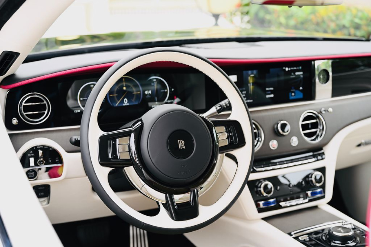 純電勞斯萊斯轎跑車 Rolls-Royce Spectre