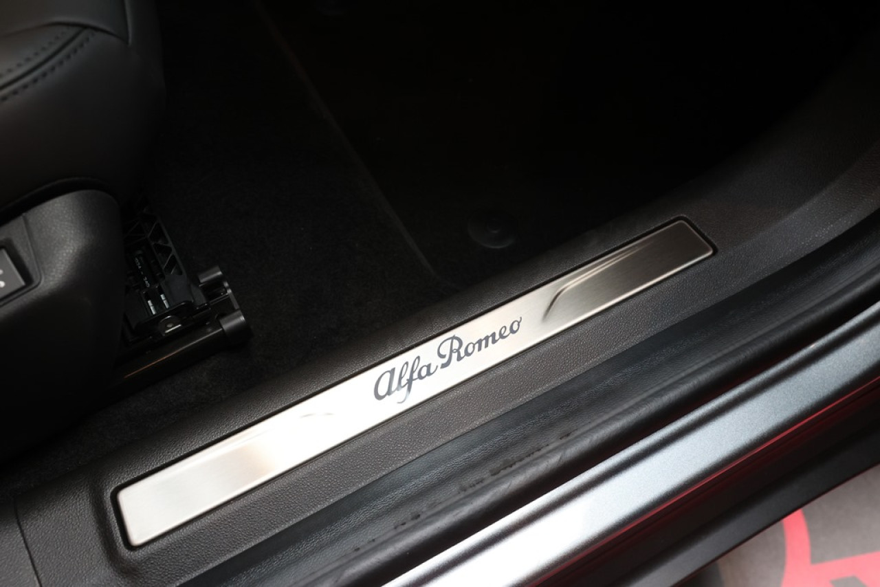 純電愛快 Alfa Romeo Junior