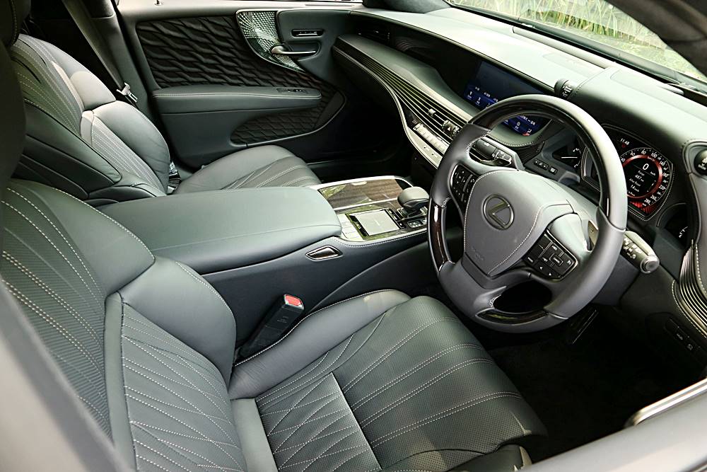 舒服到一個點 Lexus LS500h Premium
