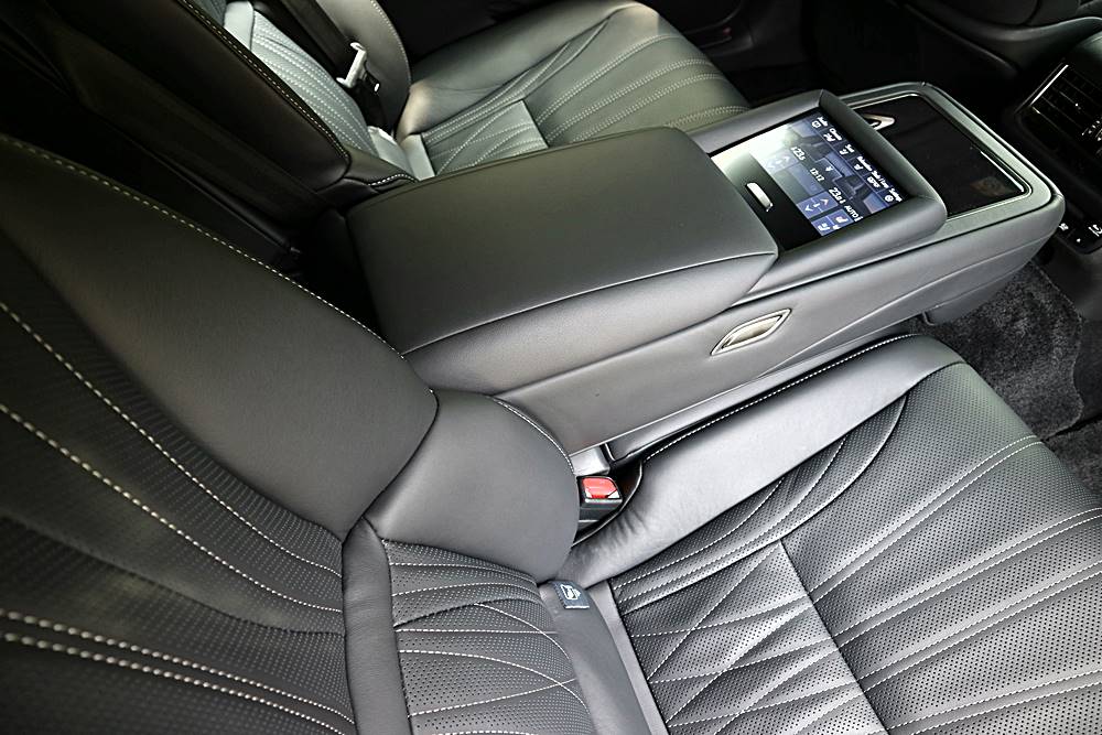 舒服到一個點 Lexus LS500h Premium