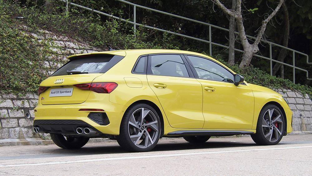 舒適地劈 Audi S3 Sportback quattro