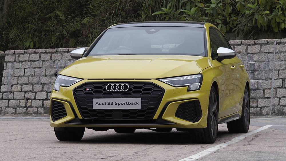 舒適地劈 Audi S3 Sportback quattro