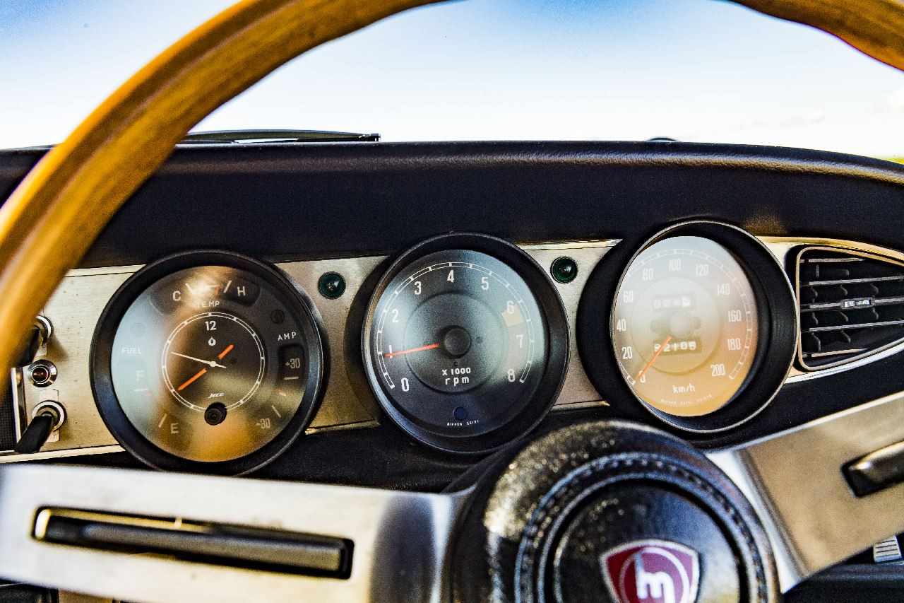 萬事得之光芒 - Mazda Luce