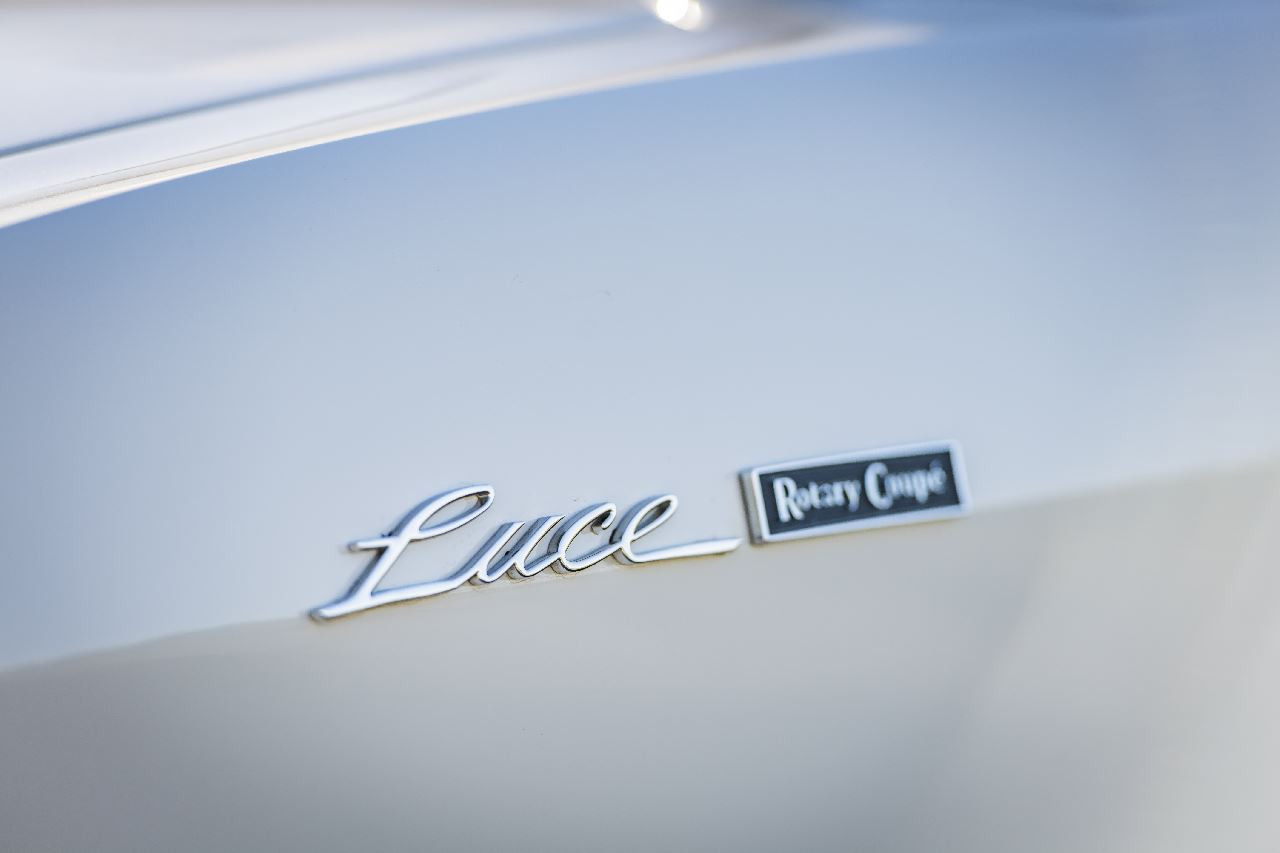 萬事得之光芒 - Mazda Luce