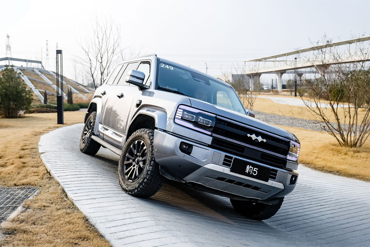 落場體驗比亞迪U9賽道奔馳