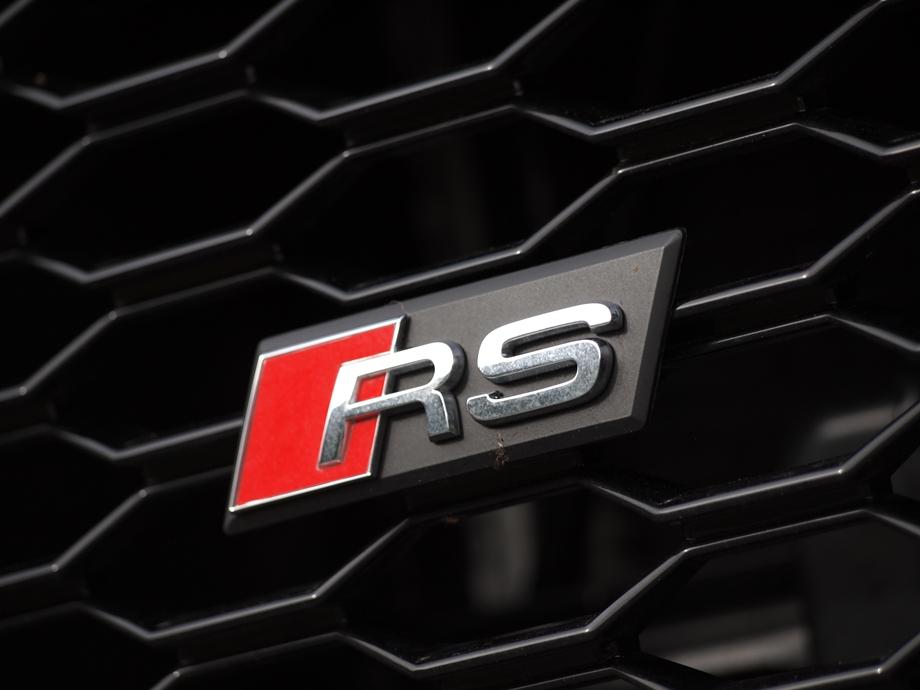 變形金剛 - 2014 Audi RS Q3 Review