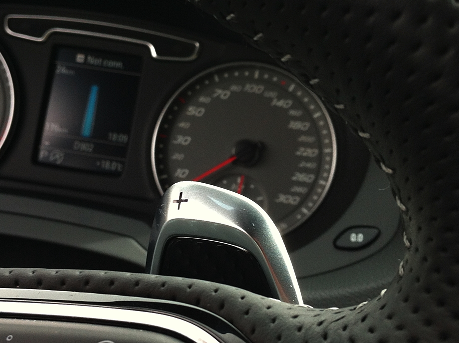 變形金剛 - 2014 Audi RS Q3 Review