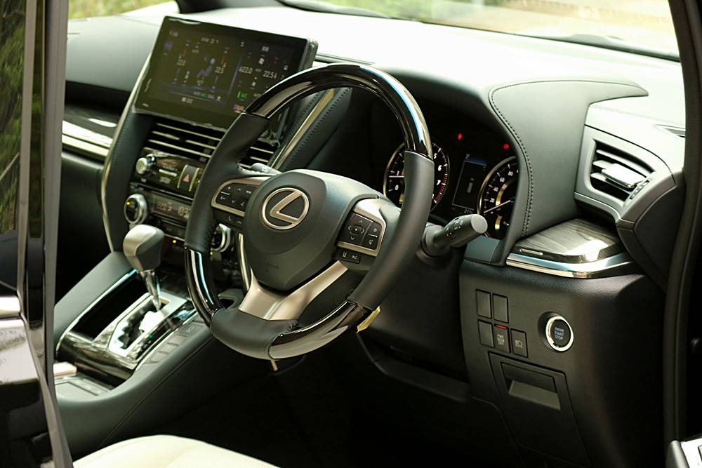 豪凌正斗 Lexus LM350 Emperor Suite