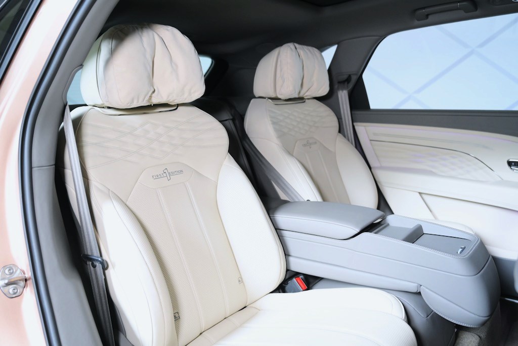 賓利Bentayga長軸距版公布售價