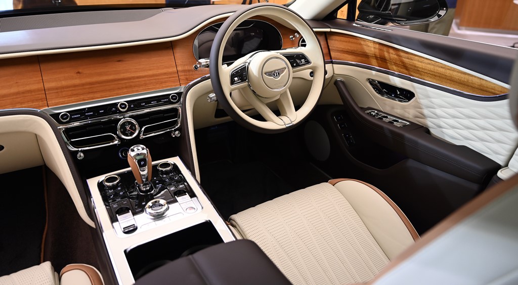 賓利Flying Spur Hybrid 正式在香港推出