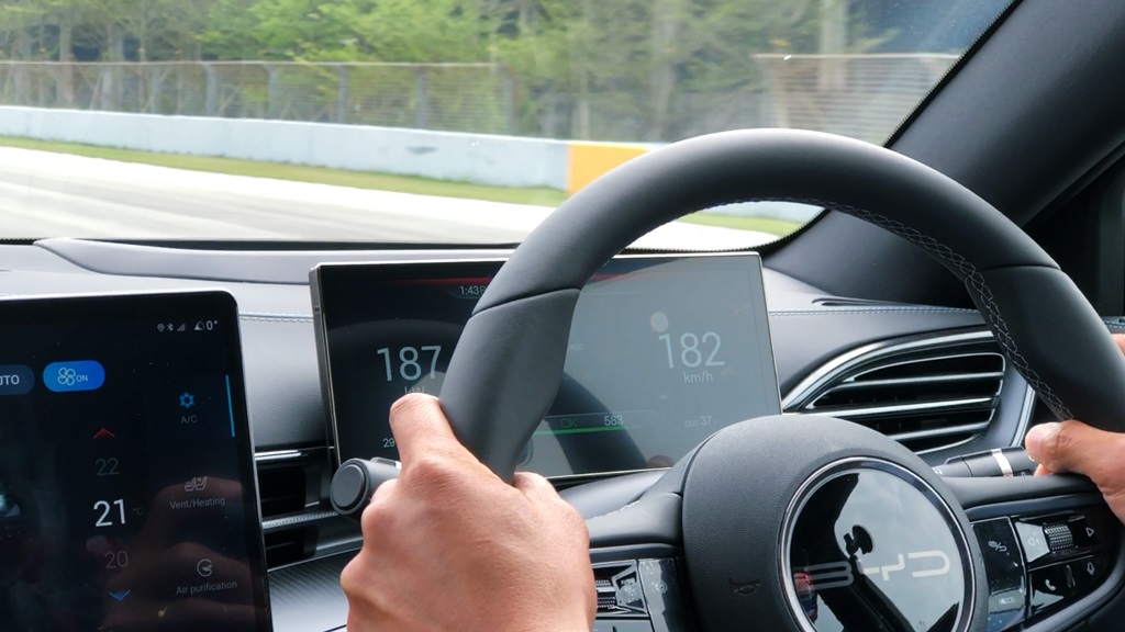 賽道測試BYD Seal AWD