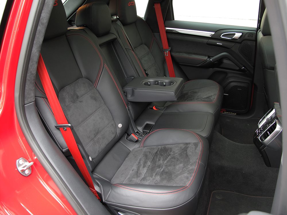 赤色誘惑 Porsche Cayenne GTS