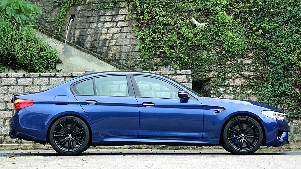 超出預期 BMW M5