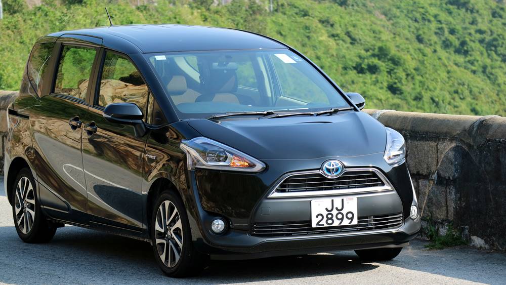 載得多慳得多 Toyota Sienta Hybrid