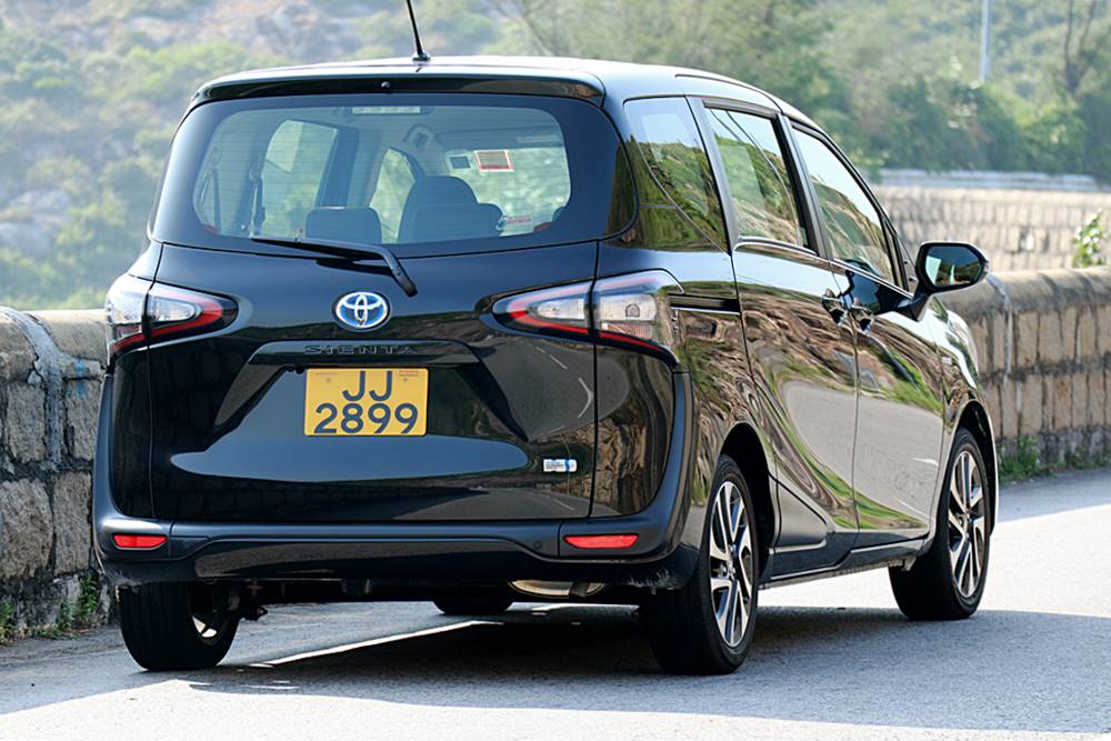 載得多慳得多 Toyota Sienta Hybrid